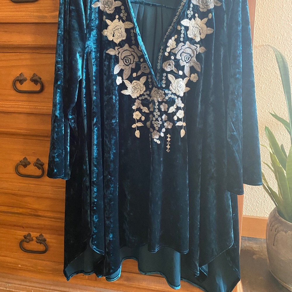 Western Embroidered Teal Velvet Tunic